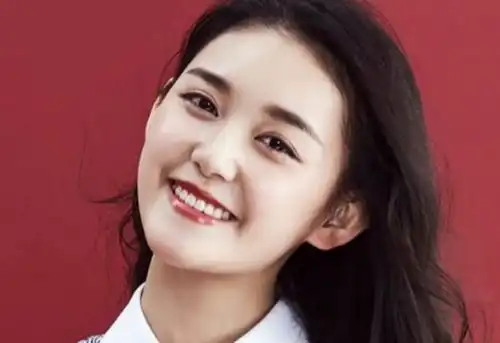 童星出道,与众多小鲜肉搭戏遭人恨,如今美得不像话
