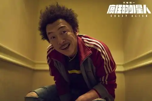 电影疯狂的外星人预售超飞驰人生直逼5000万