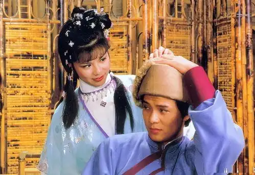 83版射雕英雄传郭靖黄蓉幕后秀恩爱瞬间,比剧里还甜蜜
