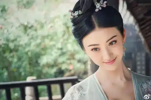 人间富贵花景甜,凭什么借司藤翻身