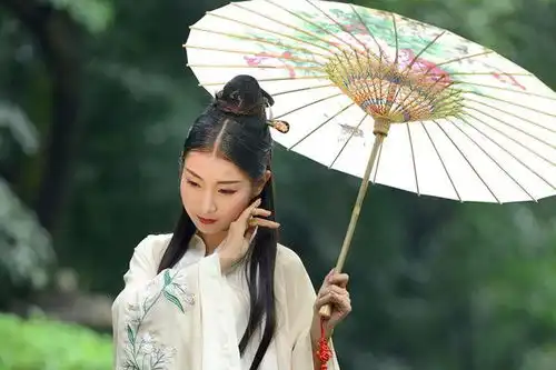 春日情感诗词原创五首七绝,闲情别致,霜鬟不必戴梨花桃花柳絮葬花网易订阅