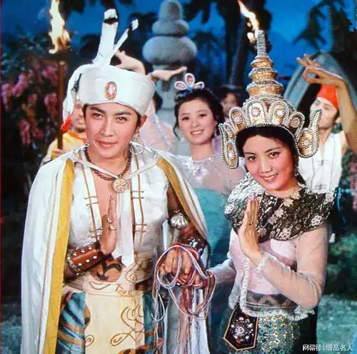 红极一时的李秀明离婚又再婚,移居加拿大后现状如何