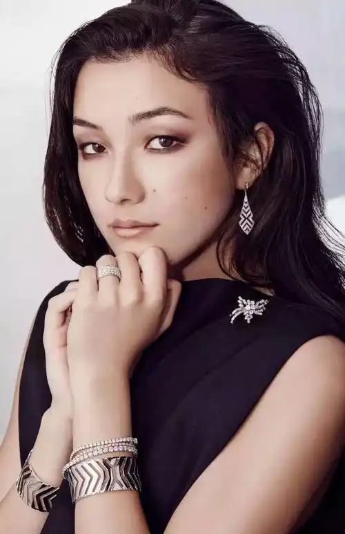 被唐人街探案2中的刘承羽掰弯啦她可清纯可性感,还有张高级脸