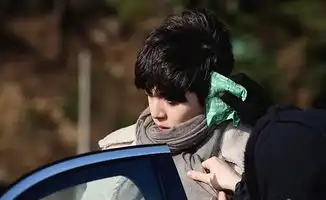 任意依恋海量拍摄花絮曝光金宇彬有颜有演技俘获粉丝心