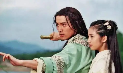 金庸为何要让郭靖绝后你看郭靖当年毁了谁的清白,黄蓉心知肚明