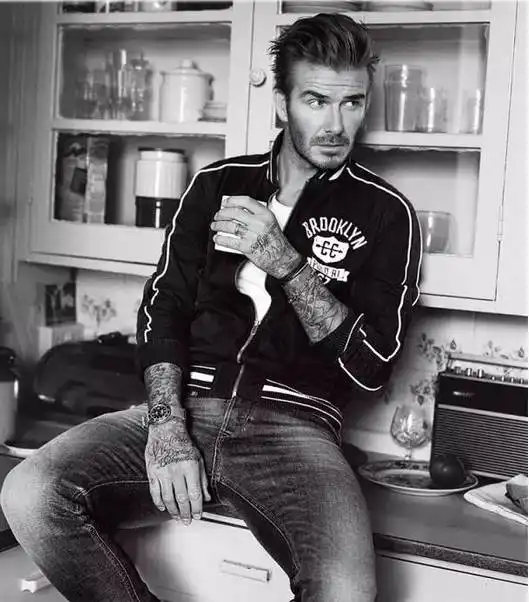 贝嫂穿了20多年的高跟鞋,脚竟然畸形到