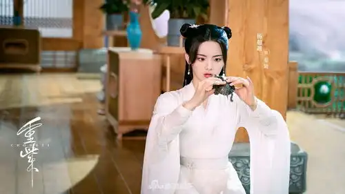 组图重紫人物剧照曝光杨超越白衣古装造型俏皮可爱
