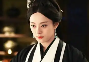 秦王立嬴荡为太子,王后高兴哭了,直接打赏全宫