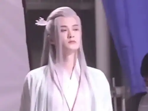 长相思官宣开机,杨紫造型撞款青簪行,男主帅出新高度