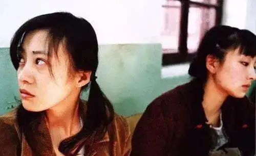 中国最被低估的女演员拍禁片,两度离婚,42岁成为单身母亲
