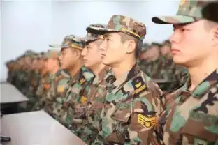 川航等5家航空公司165名安全员齐聚西航
