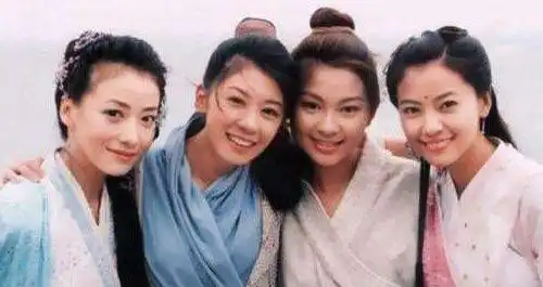 新倚天尴尬了,剧没有火苏有朋版本的倚天播放量升高了
