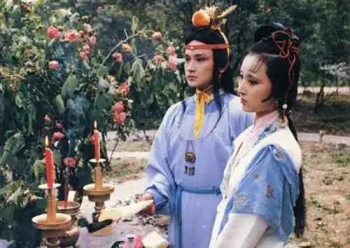 87版红楼梦宝哥哥和林妹妹七大瞬间,图二的景色美出天际
