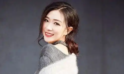 从不想结婚到嫁普通摄影师生女,演员万茜我遇到了爱的人
