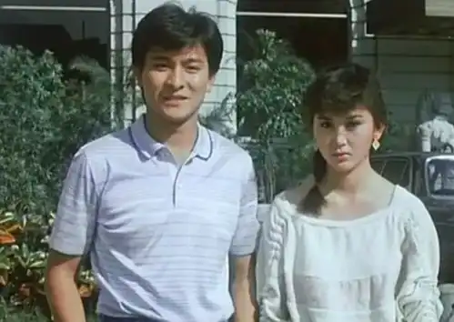 温碧霞出身贫寒,嫁给爱情不要孩子,54岁活成不老女神
