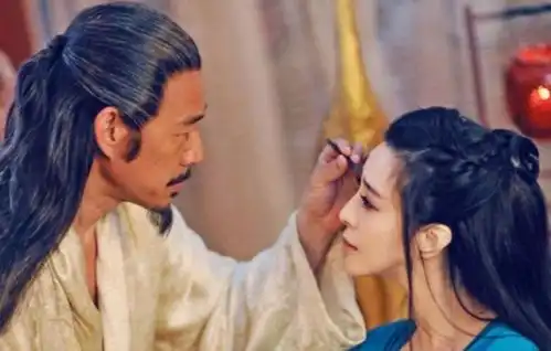 古代版的王子复仇计设毒计陷害两个同胞兄弟,活活饿死亲生父亲