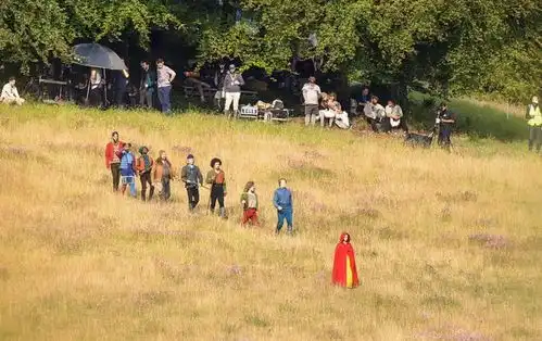 迪士尼真人版电影白雪公主剧照曝光拉丁裔演员扮演白雪公主