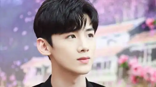 正午阳光出品,白敬亭赵今麦演绎一日困自救指南,开端是好饼
