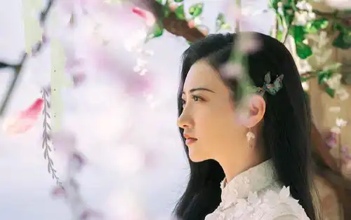 作为景甜翻身之作的司藤剧情渐入佳境,无数个真相浮出水面