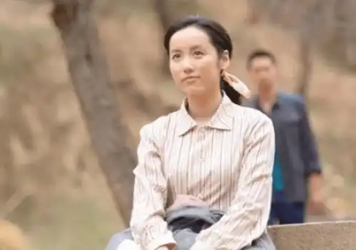 吕一胡歌把她带进圈,唐嫣把她带火,火锅店老板丈夫疑婚变