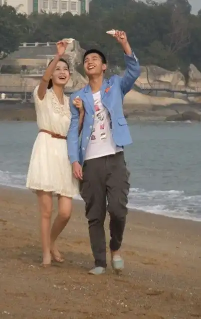 杨洋为李沁变暴力控花开半夏夏日花开
