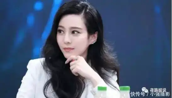 范冰冰学生时期旧照被扒,裹着白浴巾趴在床上,素颜样子给跪了