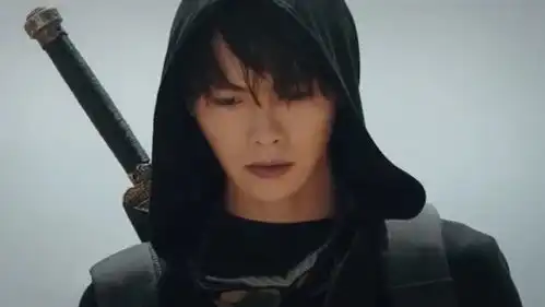 盗墓笔记吴三省第一次见到张起灵为什么要送他黑金古刀
