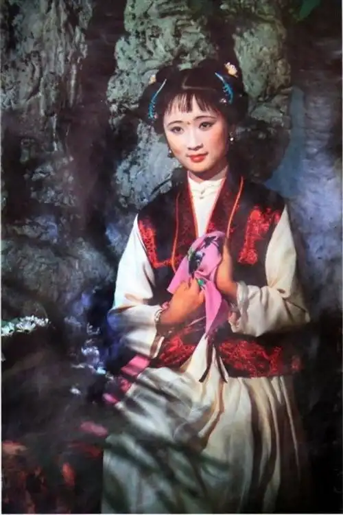 1987年陈晓旭欧阳奋强主演央视版电视剧红楼梦剧照欣赏
