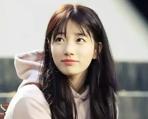 亚洲初恋女神韩国有裴秀智,英国有赫本,中国的她被赞神仙颜值