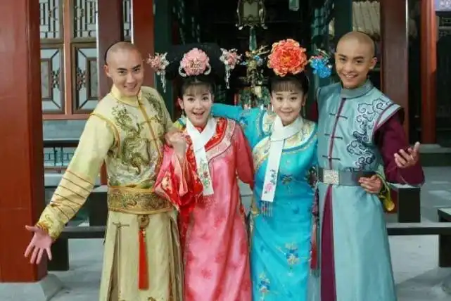 新还珠格格剧外尔康跟小燕子在一起网友狗血的剧情
