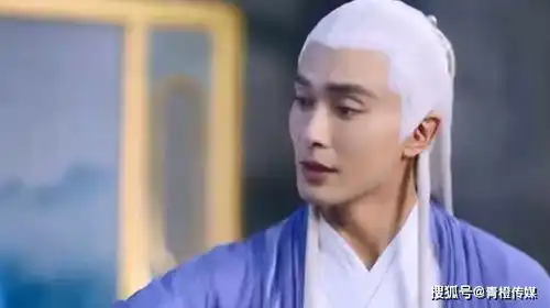 三生三世枕上书白滚滚上线,和东华同款白发,父子相认太感人
