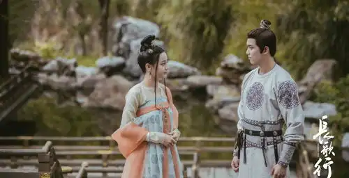 长歌行结局同样失去公主身份,长歌依然耀眼,她却跌入尘埃