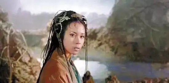 她是周星驰旧爱,曾几度毁容,却41岁嫁17岁初恋,活出了最漂亮的人生他不爱我周星驰莫文蔚手机网易网