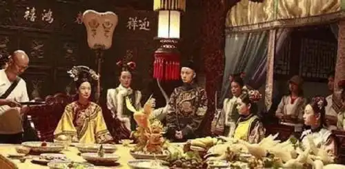 世人皆知可怜天下父母心,却不知其出自慈禧之手,更不知上一句是啥