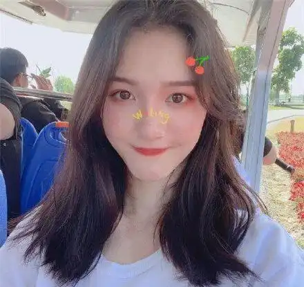 刘露被芒果tv解约整容前照片被扒,网友比不上被她黑惨的林妙可