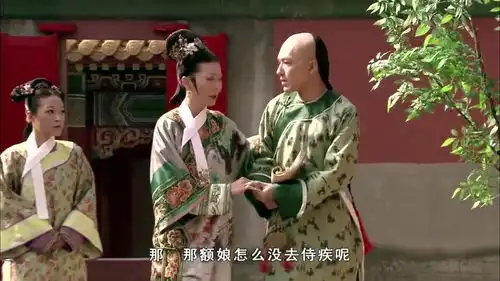 齐妃见三阿哥,挑唆他与皇后关系,剪秋在外偷听
