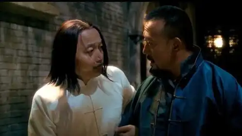 师爷为报答不杀之恩,想要救他一命却说寡妇不能睡,必有大灾