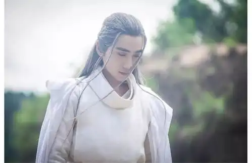 你们的居老师来了朱一龙30岁时间还早,不在意热度持续多久
