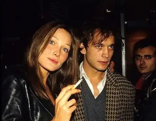 有过30个情人,从超模到法国第一夫人,她却用歌声征服全世界