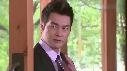 遇见王沥川因为之前的一巴掌,霁川怀恨在心,特地来咖啡厅找静文麻烦