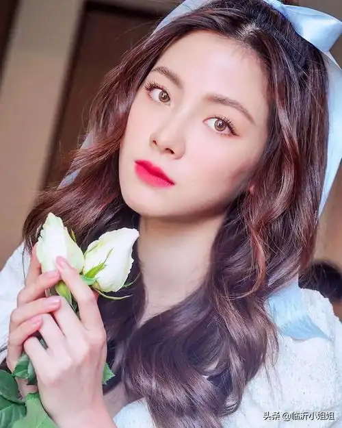吕爱惠,泰国最美初恋女神,颜值与气质俱佳的美少女,美爆啦
