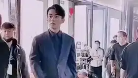 观相拥抱太阳的月亮李钟硕任时完因为残忍才能以仰望的态度看见人性美好