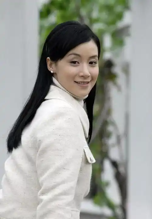 初见惊为天人,再见已整容判若两人,这8位女明星真是让人想不通