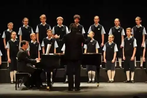 天籁童声放牛班的春天原唱,法国圣马可童声合唱团要来啦