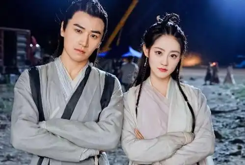 倚天屠龙记女主为何是赵敏周芷若有什么地方不如她
