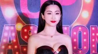 肉蒲团女主蓝燕的3张照片,网友这波不亏

