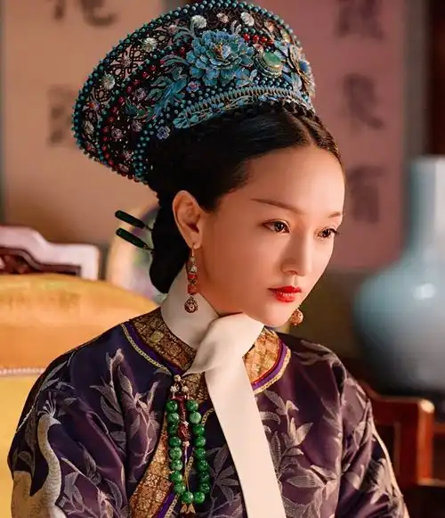 强行装嫩最为致命,周迅萱萱没什么,看到她有点辣眼睛
