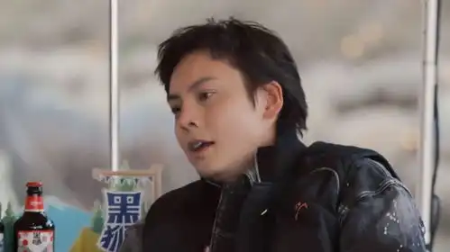 明星吃生蒜是啥反应陈伟霆辣出鼻涕,彭昱畅给张宥浩闻一下
