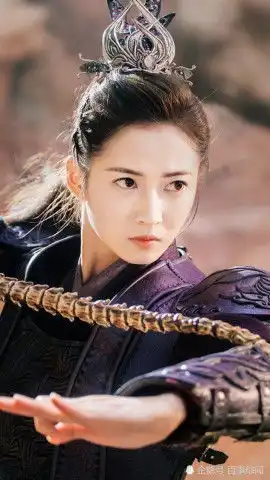 陈钰琪有多瘦将牛仔裤穿出了丝袜的效果,看不出一点褶皱
