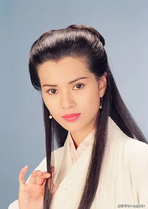 6位天生眼窝凹陷的女星,深邃迷人和疲惫显老,就在一念之间